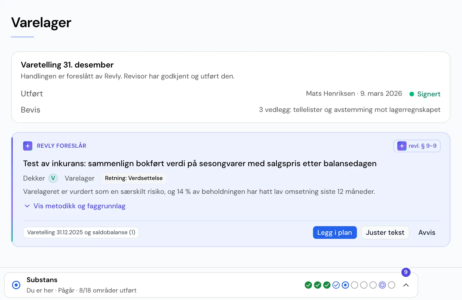 Skjermbilde av Revly: en revisjonshandling for varelager som er signert av revisor, og et forslag fra Revly med kilde, der revisor velger Legg i plan, Juster tekst eller Avvis, og faselinjen nederst.